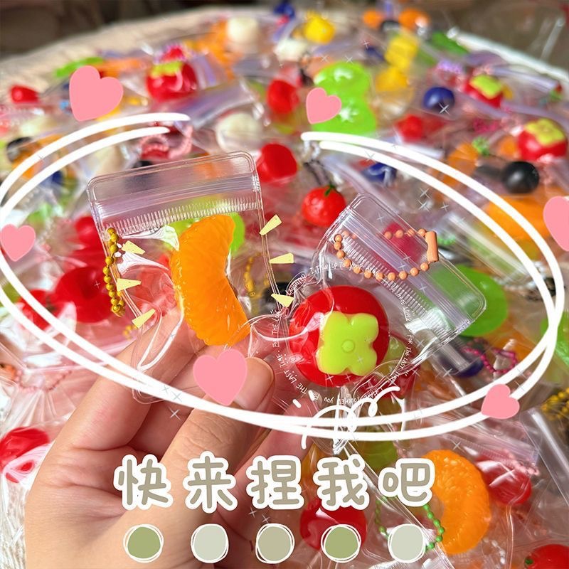 人気の袋入りフルーツスクイッシーおもちゃ、無毒で安全なスクイ - Party Games For Adults And Kids のレビューと価格